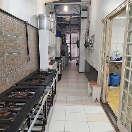 Quarto Triplo Com Banheiro Em Pousada E Restaurante Manaus Kültér fotó