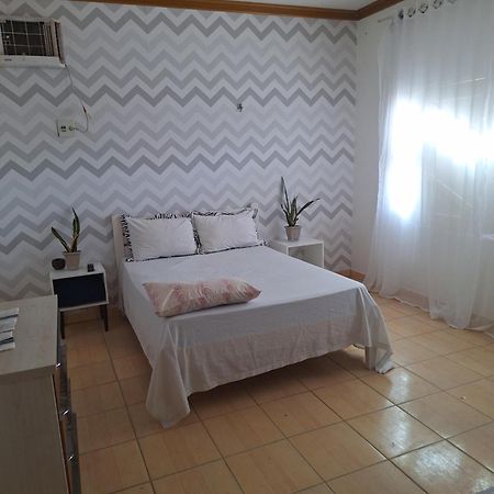 Quarto Triplo Com Banheiro Em Pousada E Restaurante Manaus Kültér fotó